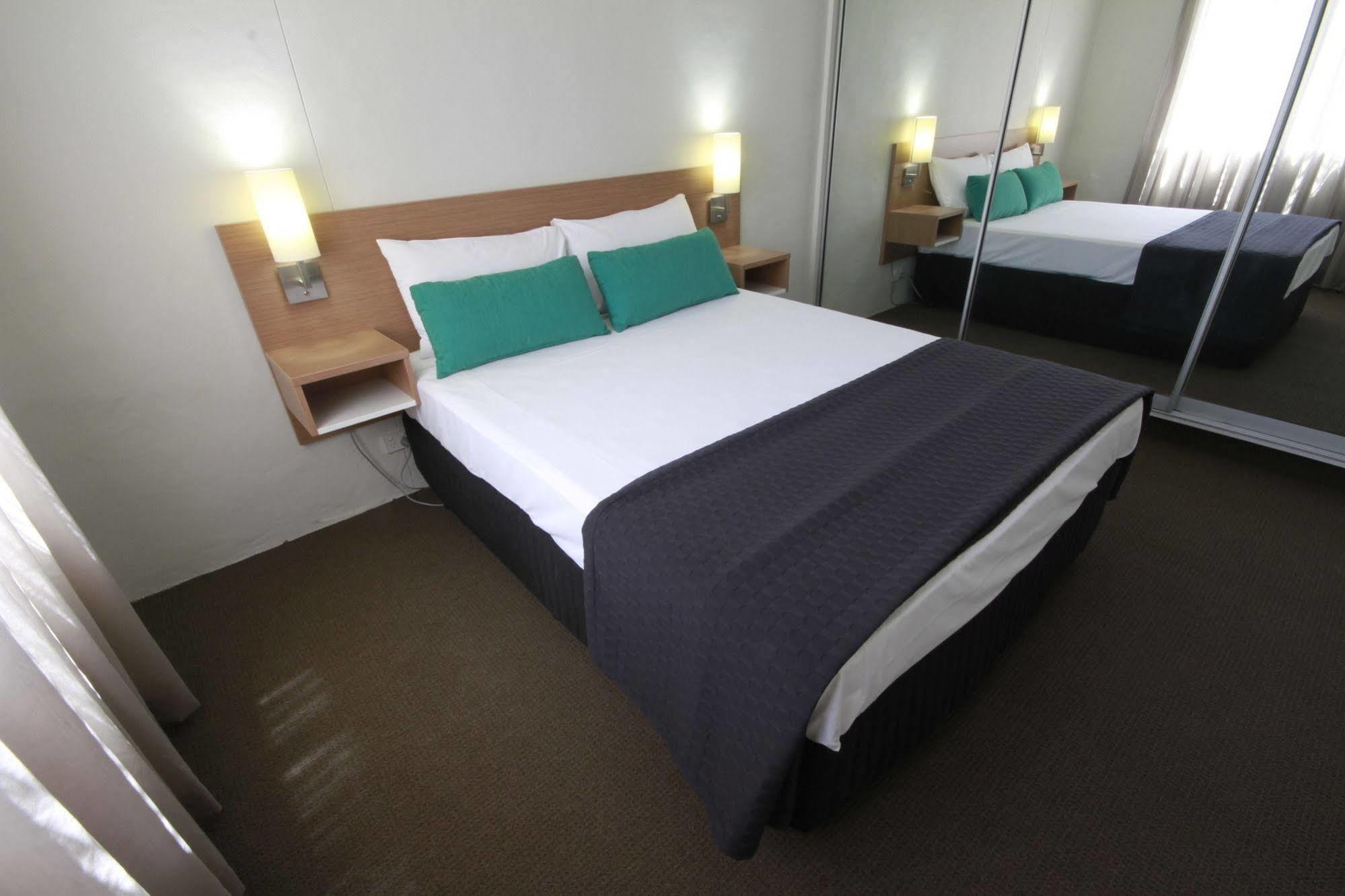 Darcy Arms Hotel Motel Gold Coast Exterior foto